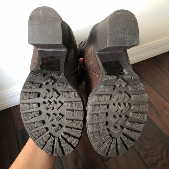 High brown boots - Picture 3 of 4